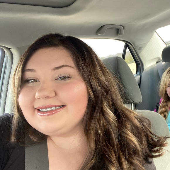 Meet your Posher, Hailey - Picture 1 of 1